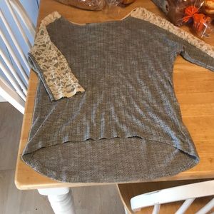 Lace and tie back knit blouse